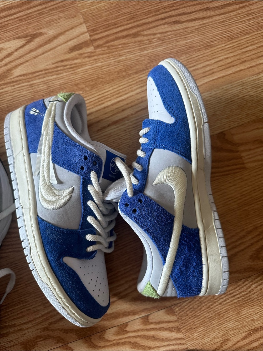 Nike Kids Blue, White and Cream Low-Top Sneakers with Lime Accent